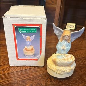 Christmas Around The World Christmas Angel Musical circa 1988